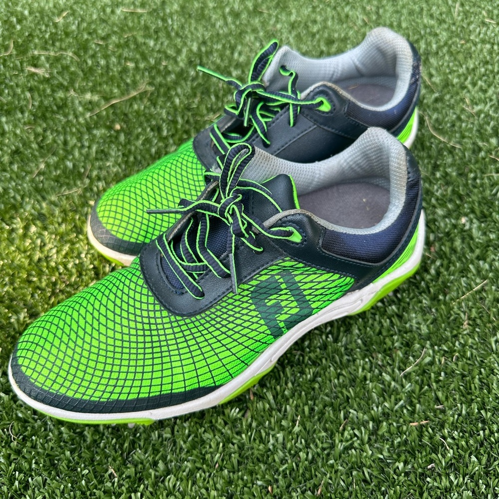 Kids 4m FootJoy golf shoes with soft spikes bright green and navy blue
